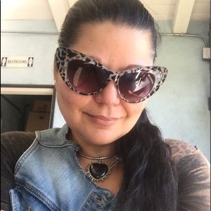 Meet your Posher, Ana